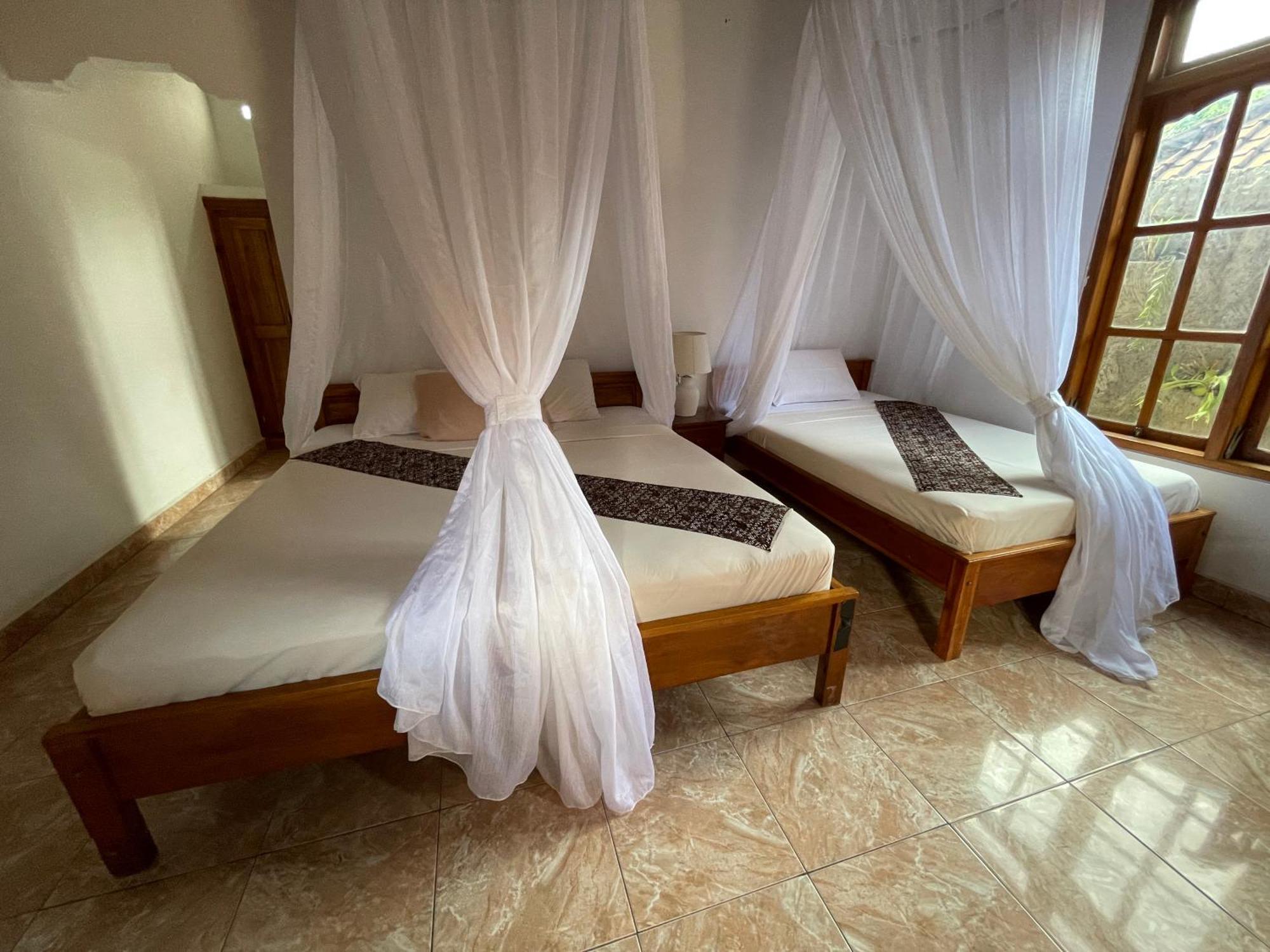 Kubu Elsa Bali Hotel Lovina  Room photo